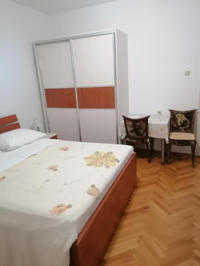 Apartments And Rooms Tomas Podstrana Exterior foto